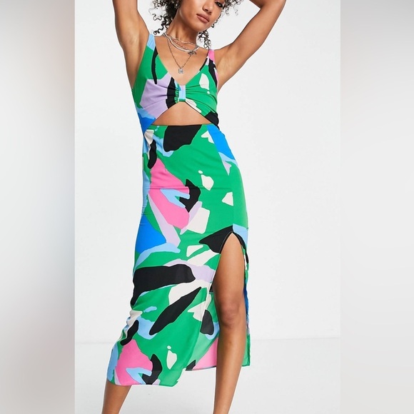 Stunning cut out dress with knot front and leg slit in bright abstract print - Picture 3 of 8